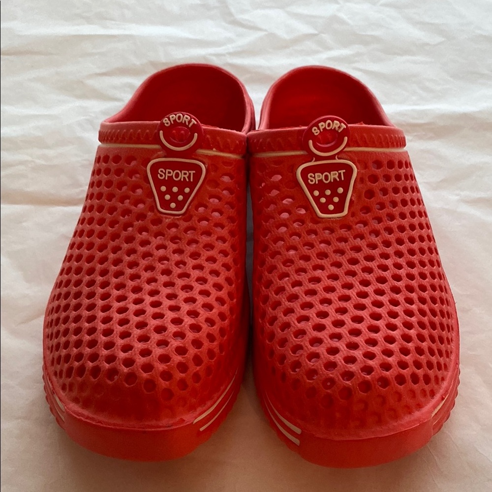 Sporto Women’s Red Clogs. New, never worn